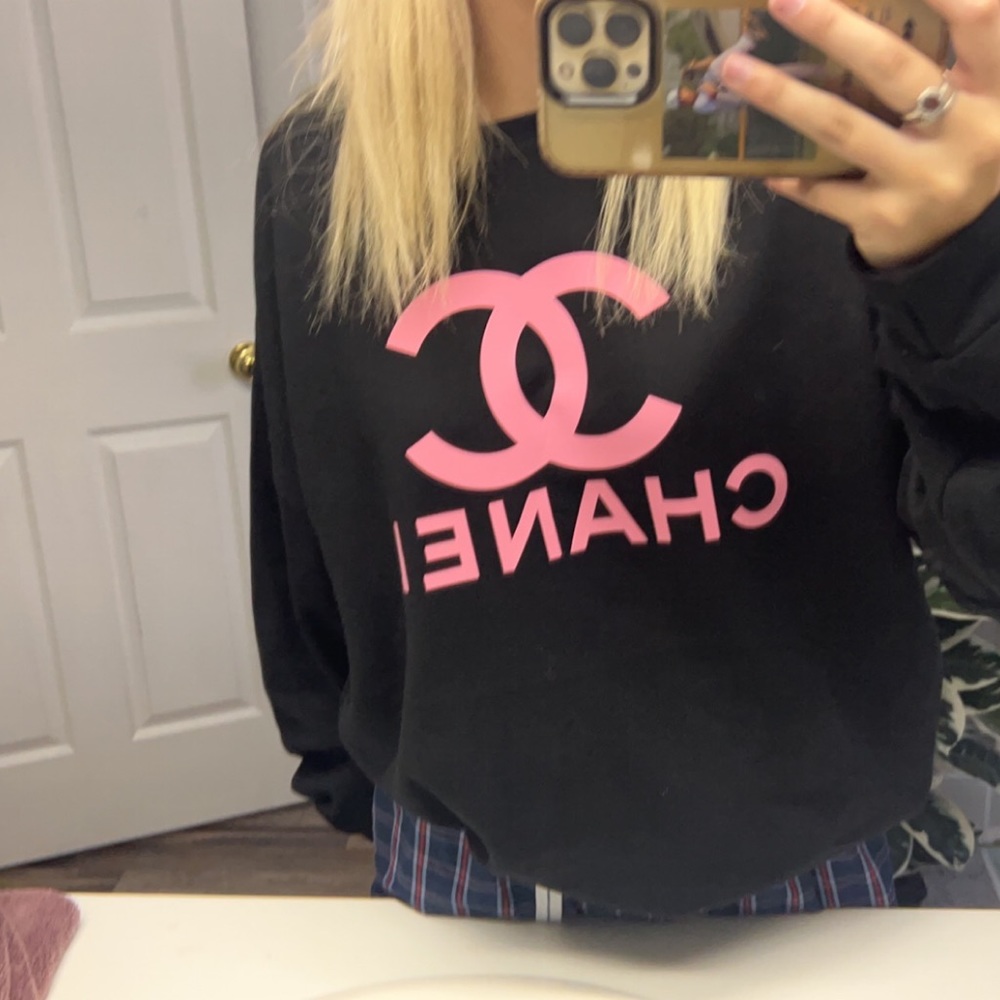 Fake Chanel sweatshirt